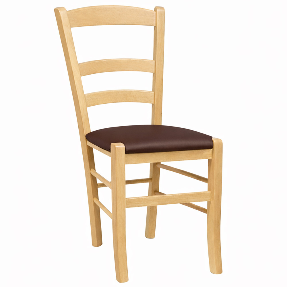 Sedie da sala da pranzo paesana in legno naturale con seduta imbottita marrone.